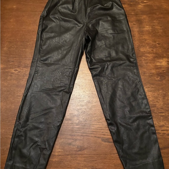 Express Black Faux Leather High Waist Ankle Pants. Size 00 - Picture 2 of 5